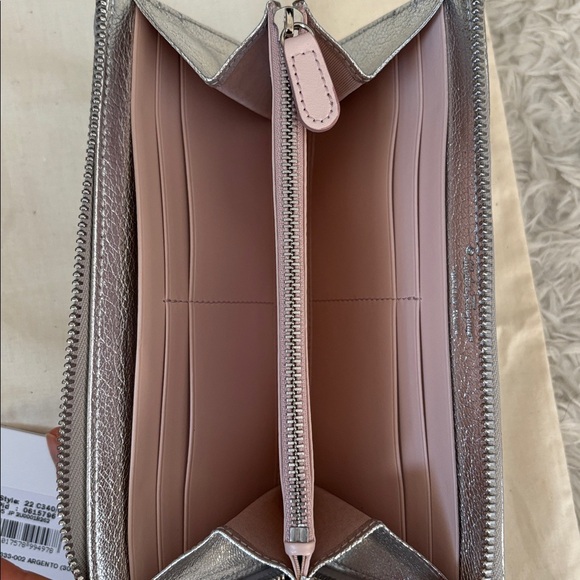 Salvatore Ferragamo Silver Argento Women's Zip Wallet - Picture 3 of 9